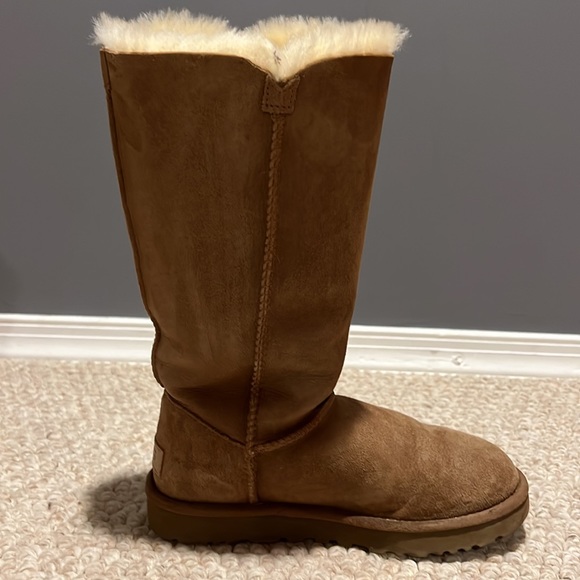 Ugg Boots - Woman’s Size 6 - Picture 7 of 15